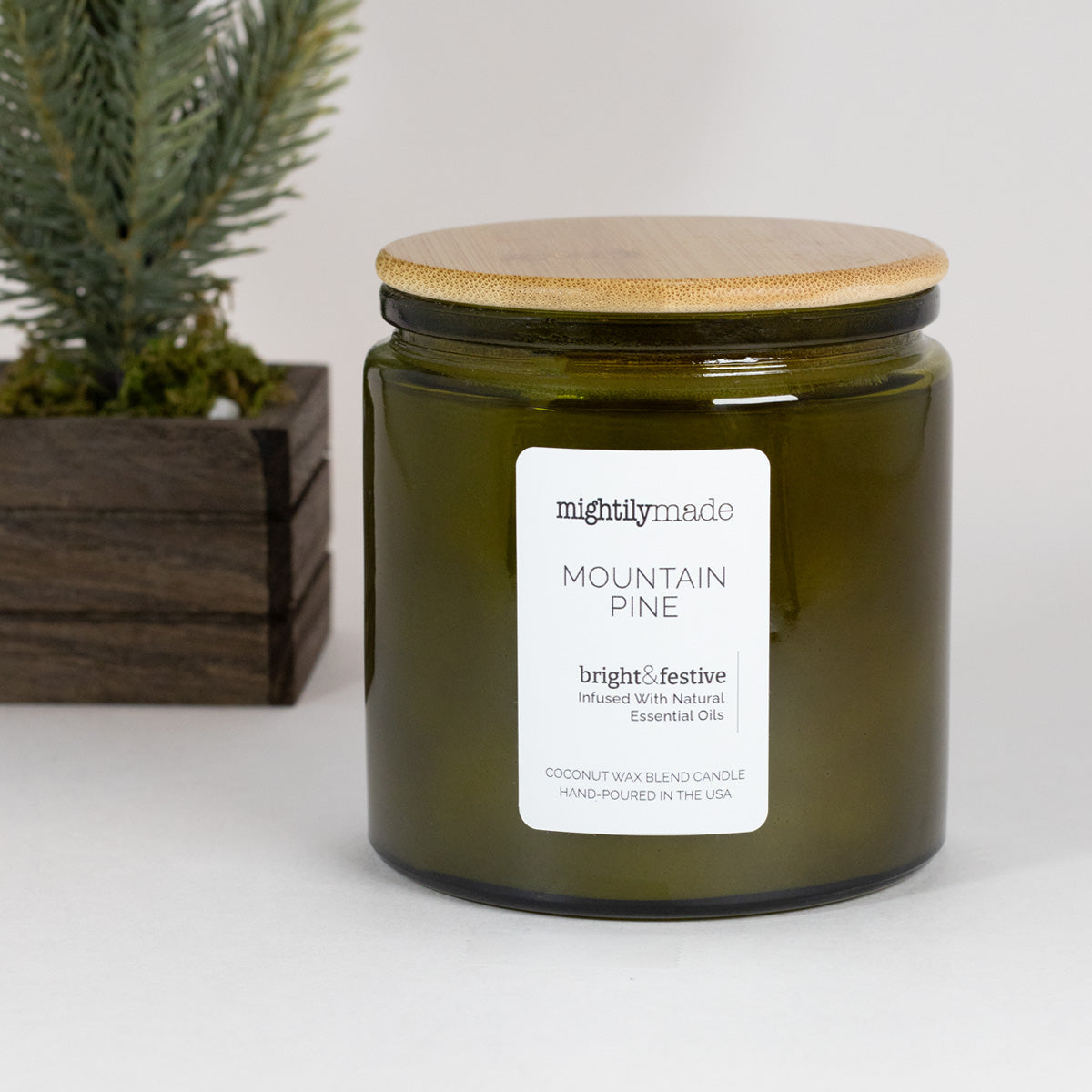 Mountain Pine Scented Candle With Decor