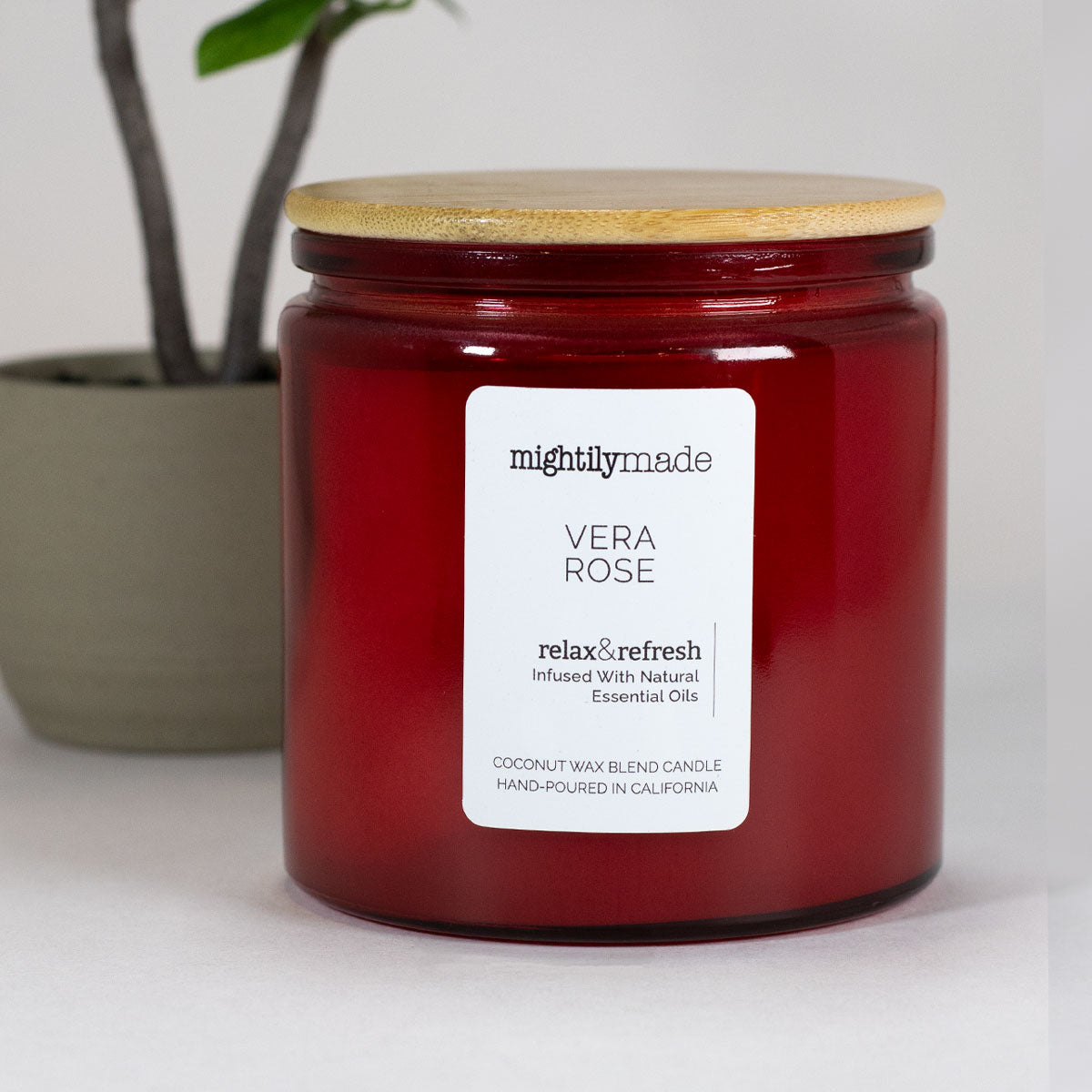Vera Rose Scented Candle With Decor