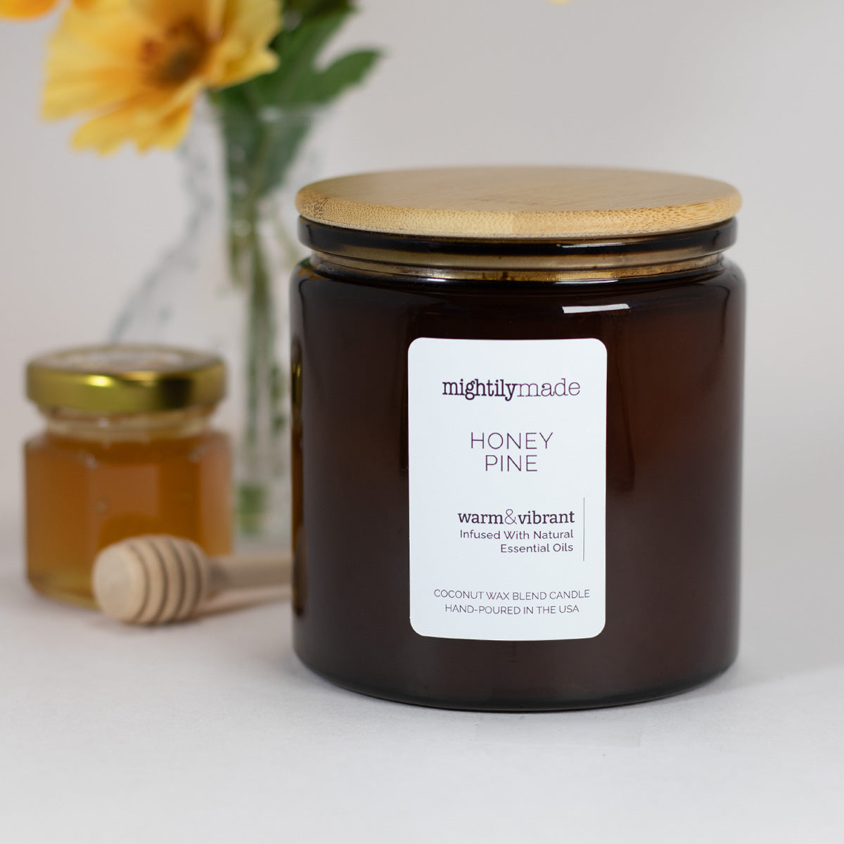 Honey Pine Scented Candle With Decor